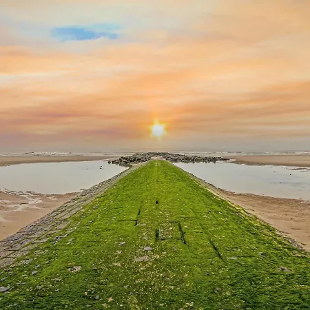 Bright Near The Center Апартаменты *